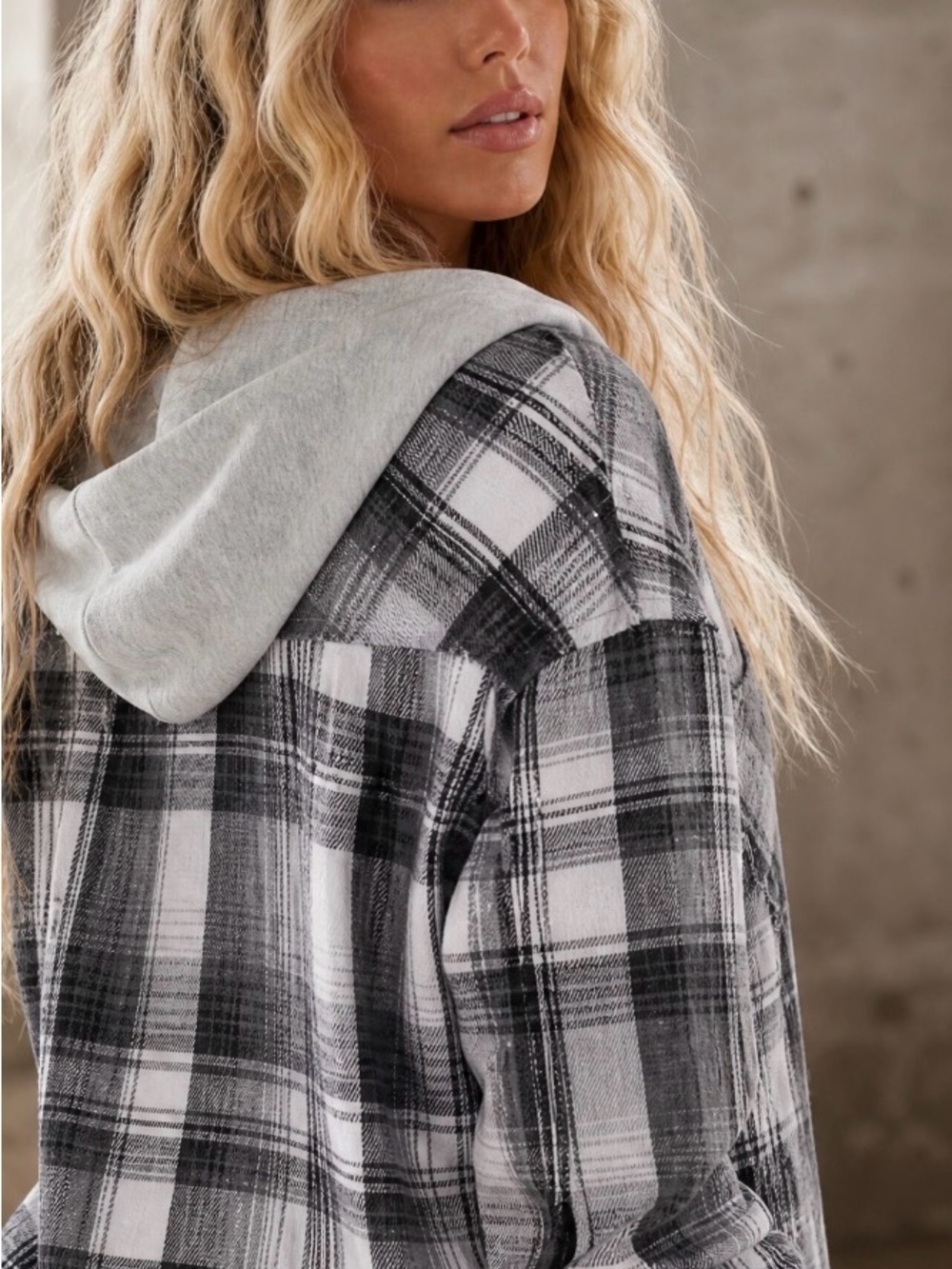 NWT Very J Distressed Button Down 90’s Grunge Flannel Hoodie Plaid Hooded Jacket - Picture 3 of 8